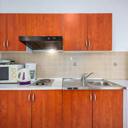 Apartment 3 *