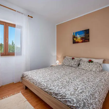 3 Apartment *
