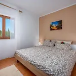 3 Apartment *