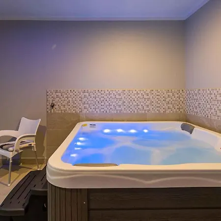 Appartement 3 *