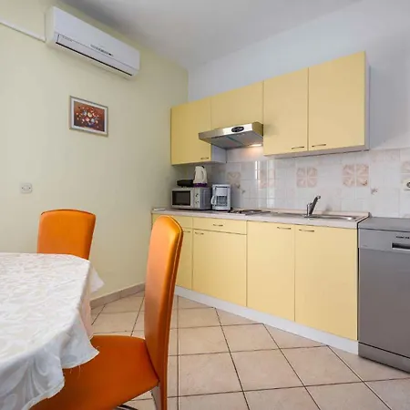 Appartement 3 *