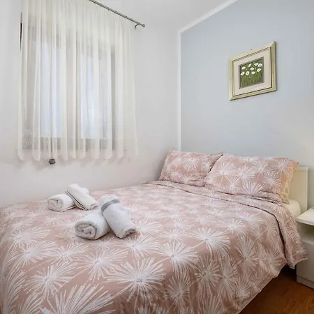 Apartamento 3 *